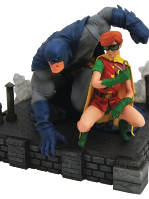 PREVIEWS CATALOG DC GALLERY DARK KNIGHT RETURNS BATMAN & CARRIE DLX PVC FIG (